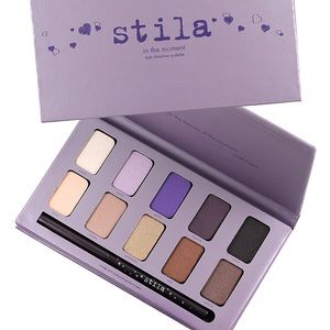💋Stila In the Moment Eye Shadow palette w/ liner